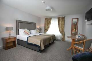 Отель Longcourt House Hotel Ньюкасл-Уэст Улучшенный номер с кроватью размера «king-size» или 2 отдельными кроватями-4